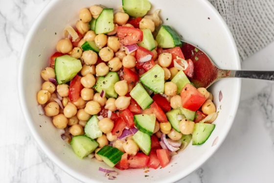 Simple Chickpea Salad (Quick and Easy) - The Dinner Bite