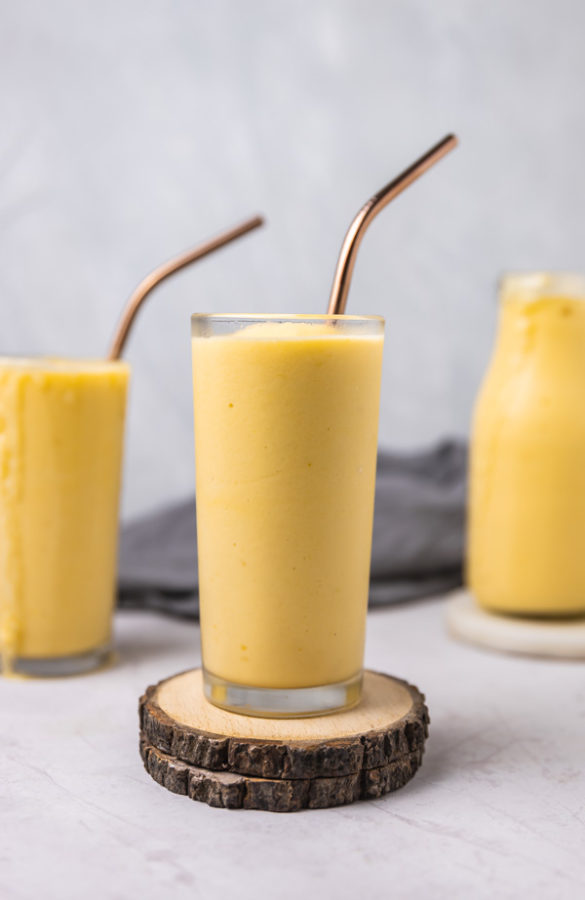 Mango Pineapple Smoothie - The Dinner Bite